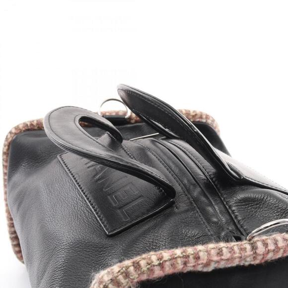 CHANEL Black Leather Bag - Picture 9 of 11